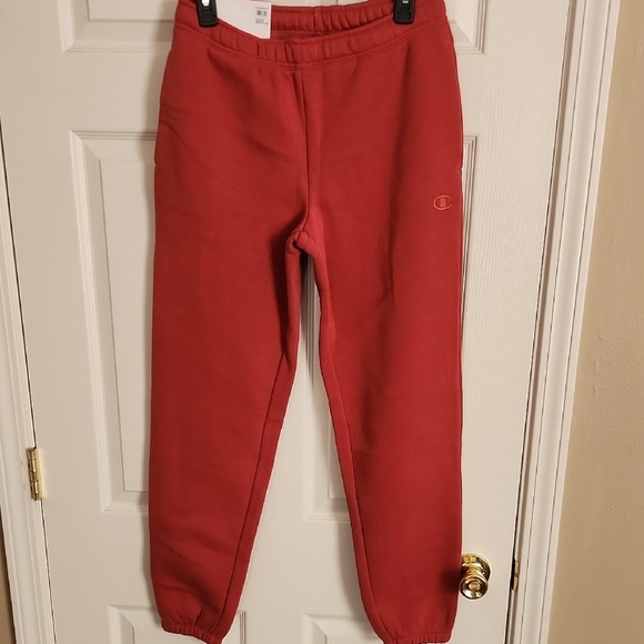 Champion Red Joggers Soft Fabric Relaxed Fit - Picture 7 of 7